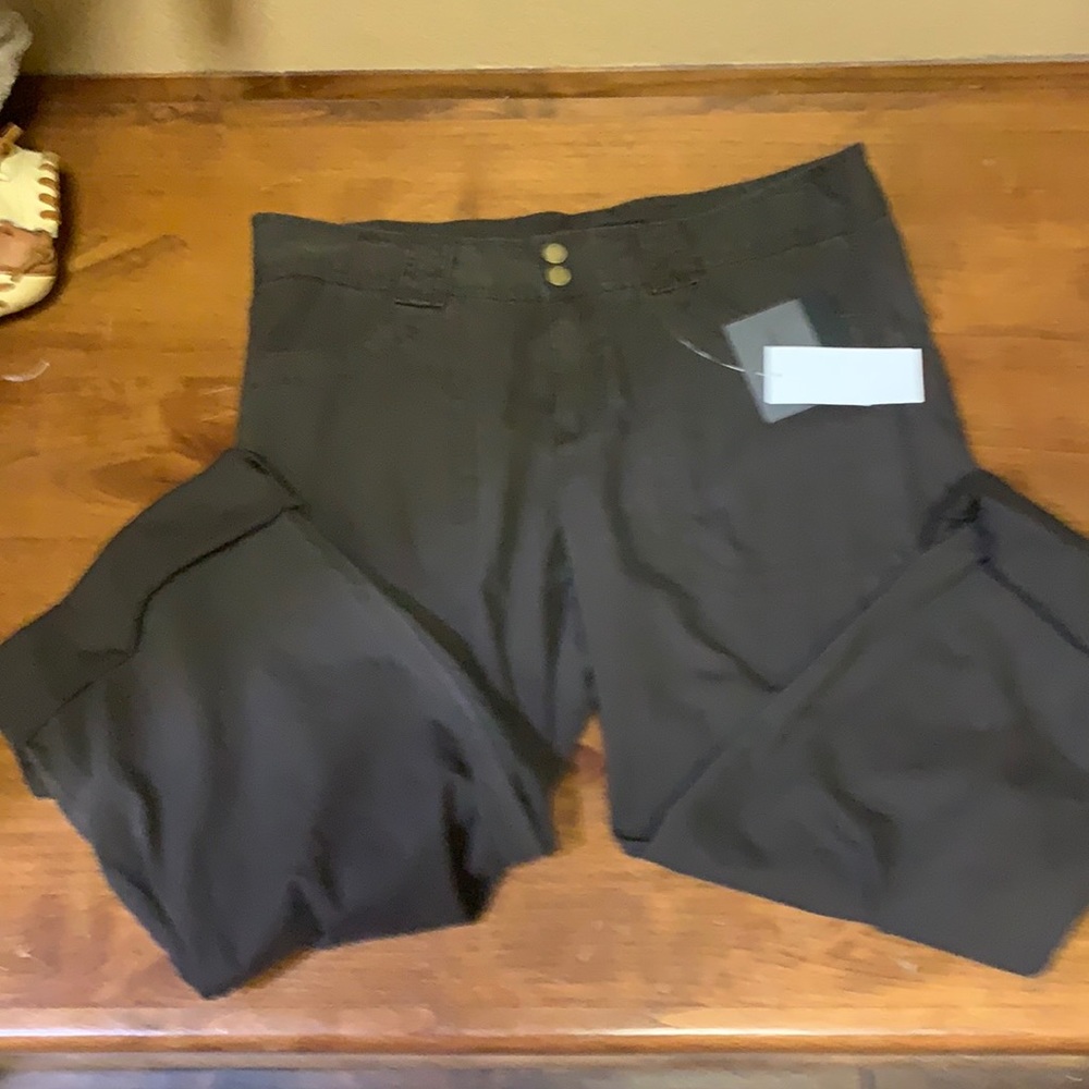 Calvin Klein Capri pants